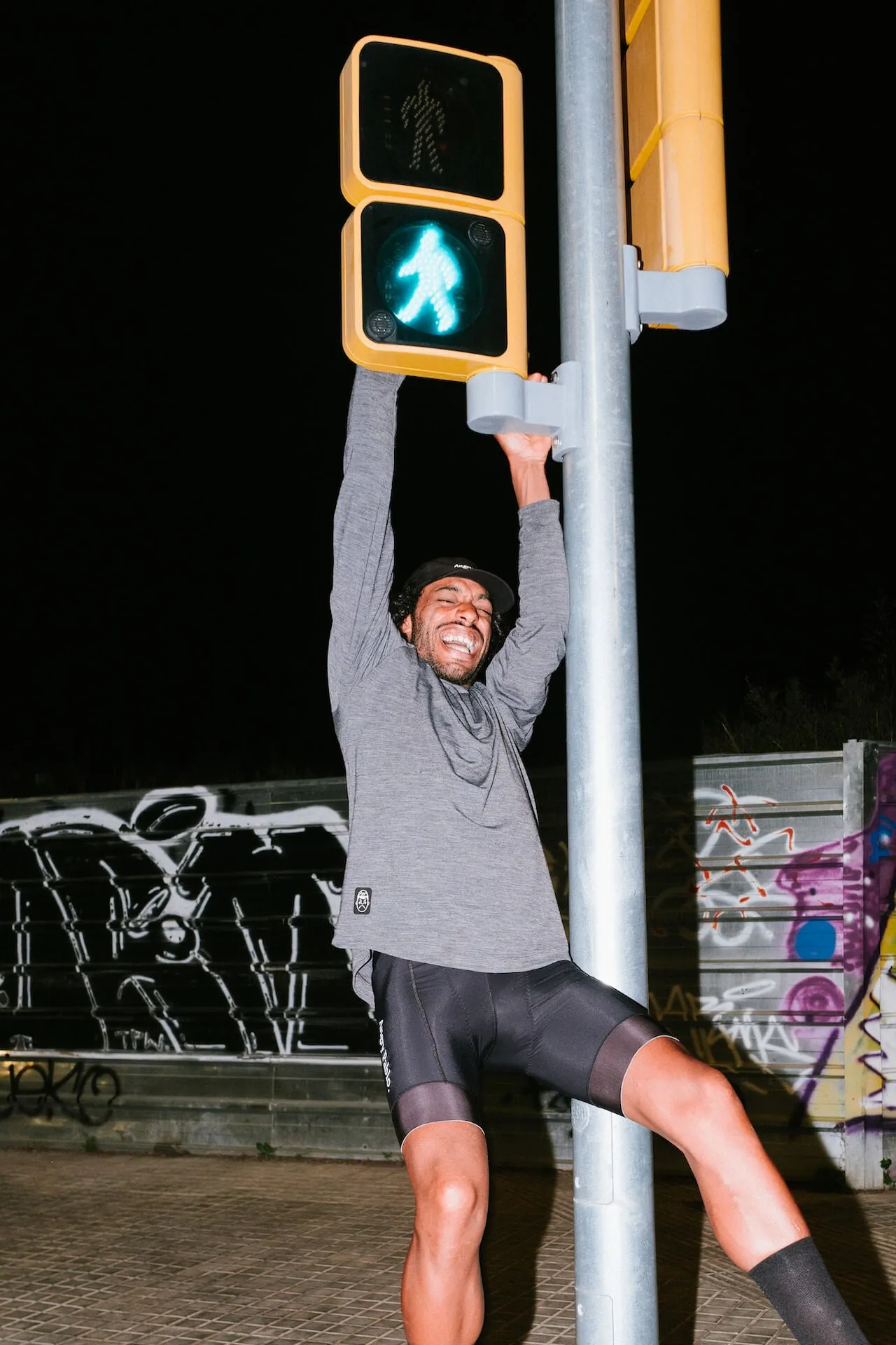 EarthTone Long Sleeve Workout Tee / Graphite