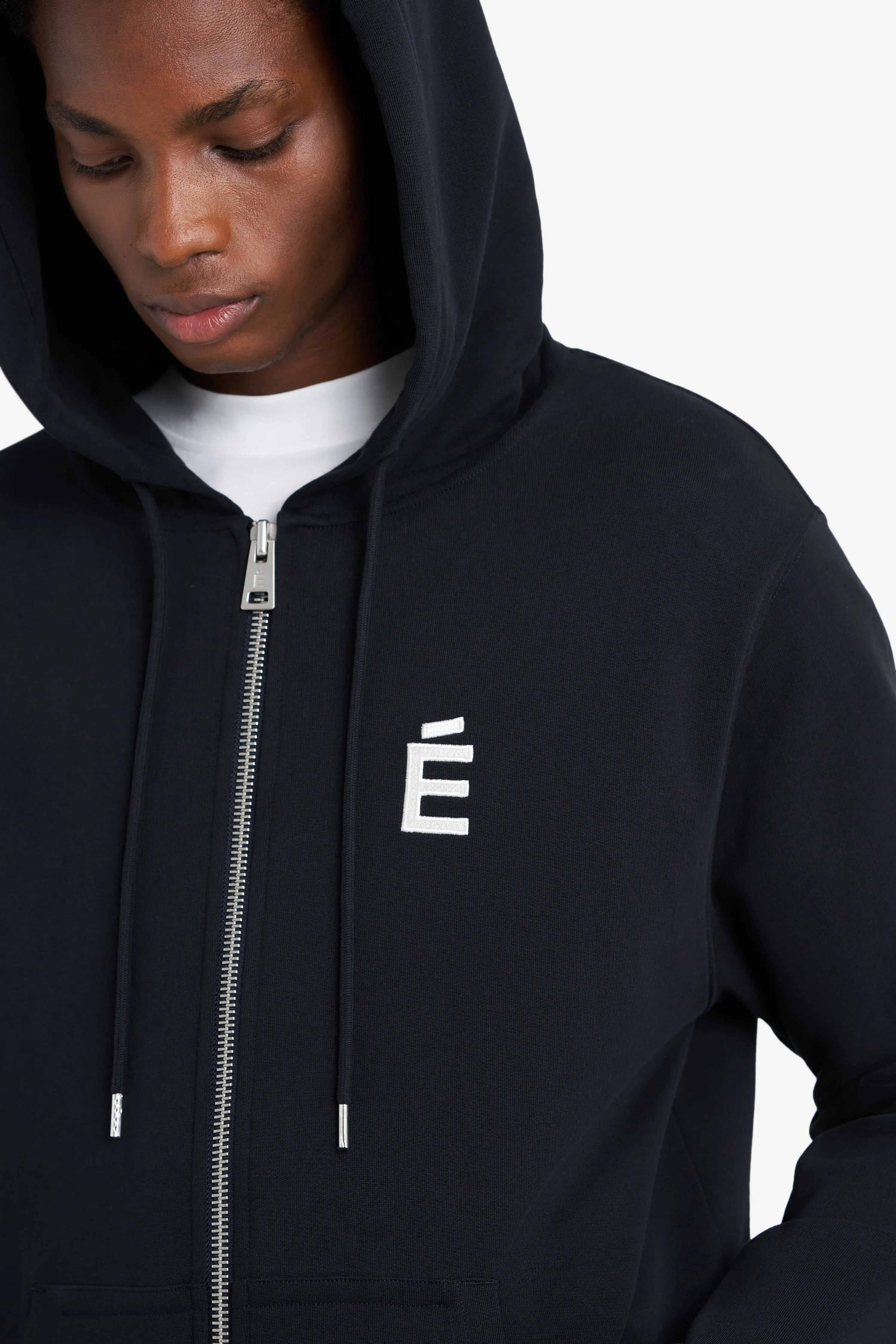 REGULAR ZIP HOODIE É BLACK