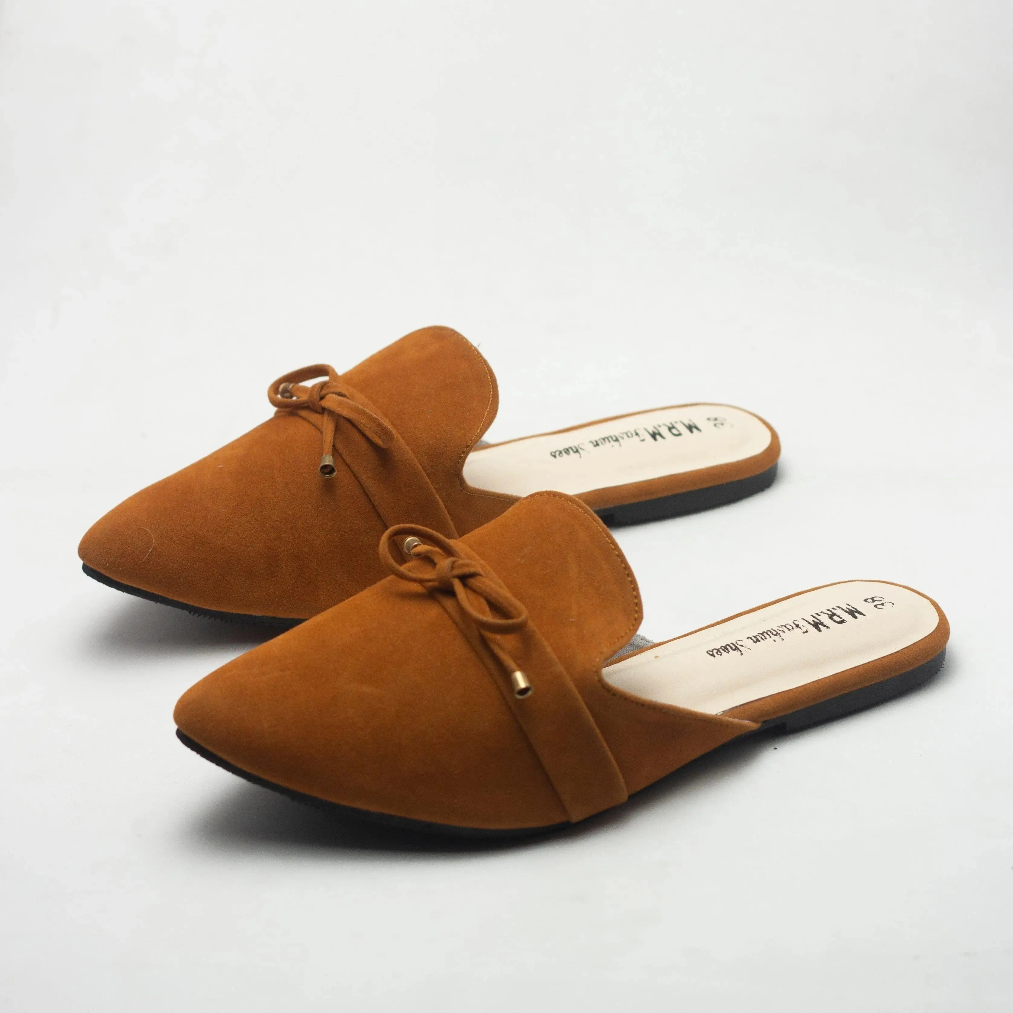 Stay Cool and Comfortable in Our Selection of Flat Sandals for Women